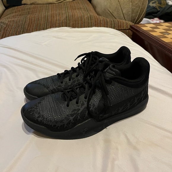 Triple Black Kobe Mamba - Picture 3 of 5